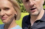 M jak miłość. Dorota (Iwona Rejzner), Bartek (Arkadiusz Smoleński) na planie