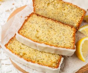 Ciasto muszka - latem piekę je na okrągło, bo jest niezawodne. Wszyscy biją się o ostatni kawałek