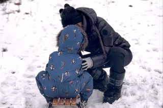  Małgorzata Rozenek-Majdan dokazuje z Radkiem i synkiem w śniegu. Piękna rodzinka!