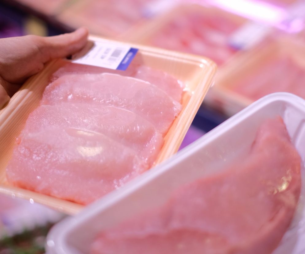 Kupujesz mięso w supermarkecie? Na to zwróć uwagę, bo skończy się zatruciem