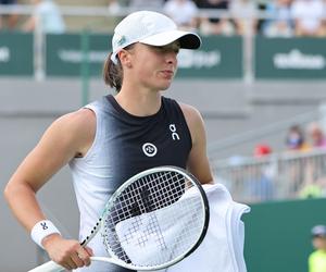 Kiedy i o której gra Iga Świątek dzisiaj Ćwierćinał WTA Cincinnati Świątek - Vondrousova O której godzinie mecz 1/4 finału