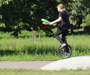 Monocyklowy trial w Parku Ludowym w Lublinie w ramach Europejskiej Konwencji Żonglerskiej