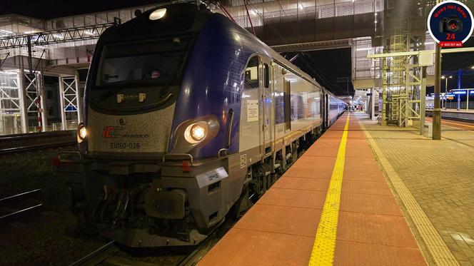 Pasażer rozpylił gaz w pociągu. Ludzie dusili się i wybiegali w popłochu z pociągu. Kilka osób przejęli ratownicy medyczni