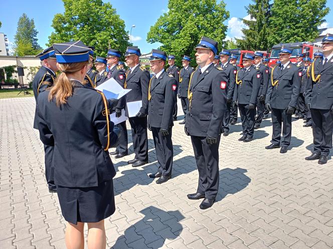 Akty nadania wyższych stopni służbowych odebrało w tym roku 21 strażaków z Komendy Miejskiej PSP w Siedlcach