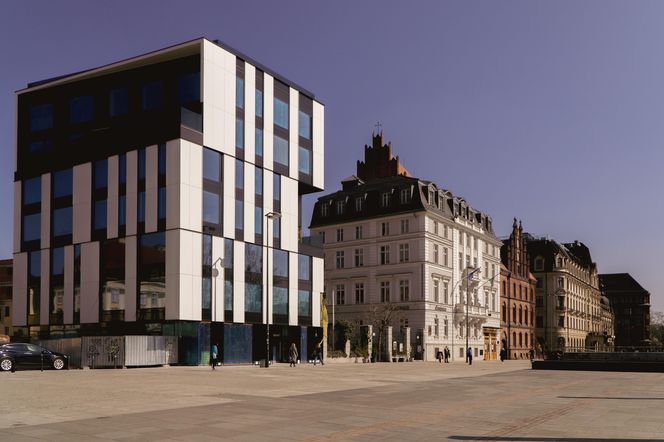 Plac Wolności we Wrocławiu. Budynek HEA Deweloper