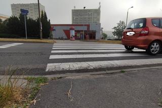 Wypadek na przejściu dla pieszych w Toruniu. Kierowca MZK potrącił kobietę