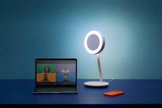 Inteligentna lampka biurkowa