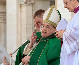 Papież Franciszek przerwał homilię. Mam trudności z oddychaniem