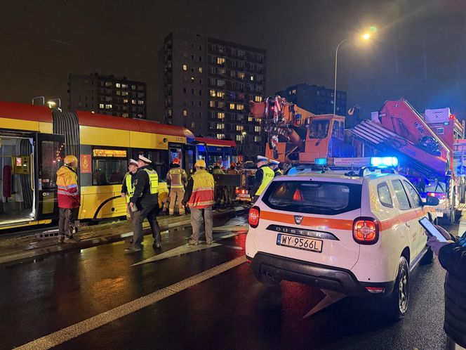 40-letnia rowerzystka wciągnięta pod pędzący tramwaj. „Liczne obrażenia ciała”