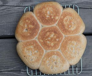 Domowe bułeczki z patelni. Idealne na szybkie śniadanie gdy braknie chleba