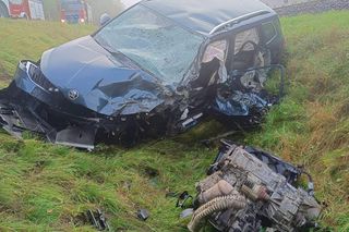 Trzy auta rozbite, jedna osoba w szpitalu! Droga krajowa zablokowana po wypadku