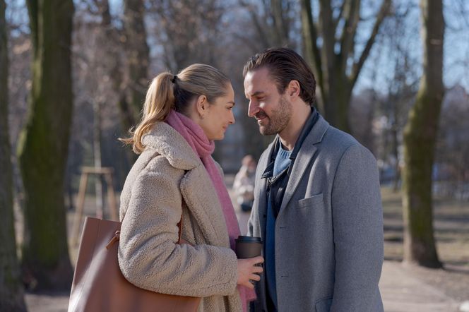 Przyjaciółki 25 sezon, odc. 302. Inga (Małgorzata Socha), Borys (Piotr Stramowski)