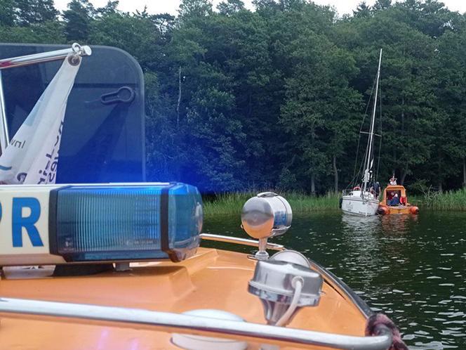 Jezioro Bełdany. Motorówka uderzyła w żaglówkę