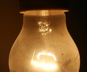 W Warszawie wyłączą prąd! Światła nie będzie w kilku dzielnicach. Na tych ulicach go zabraknie [LISTA]