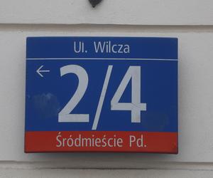 Na Wilczej nadal straszy? „Moja ciocia widywała Czarną Damę”. Historia kamienicy Uminstowskich