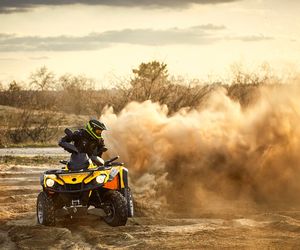 Quady – pierwsza jazda quadem. Jak i gdzie bezpiecznie jeździć quadem?