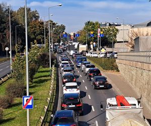 Kraków jednym z najbardziej zakorkowanych miast Europy! Raport pokazuje ile czasu marnujemy w korku