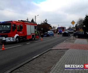 Uszew. Zderzenie dwóch samochodów na drodze krajowej nr 75