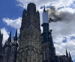 Płonie katedra Notre Dame w Rouen. Trwa akcja gaśnicza 