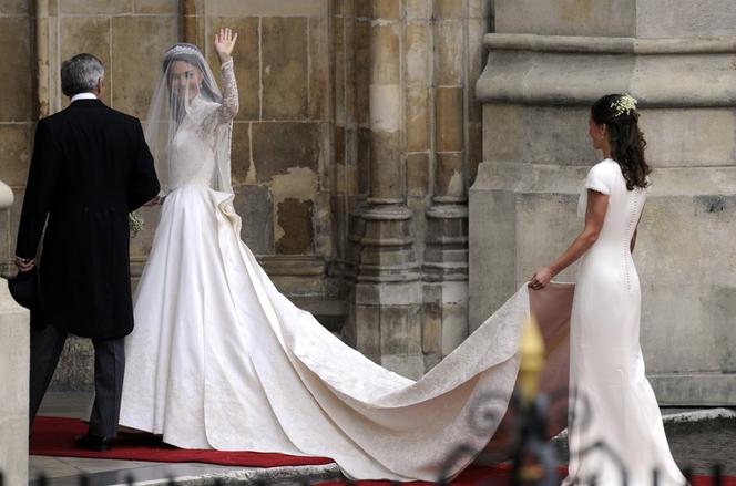 Kate Middleton - jaką miała sukienkę?