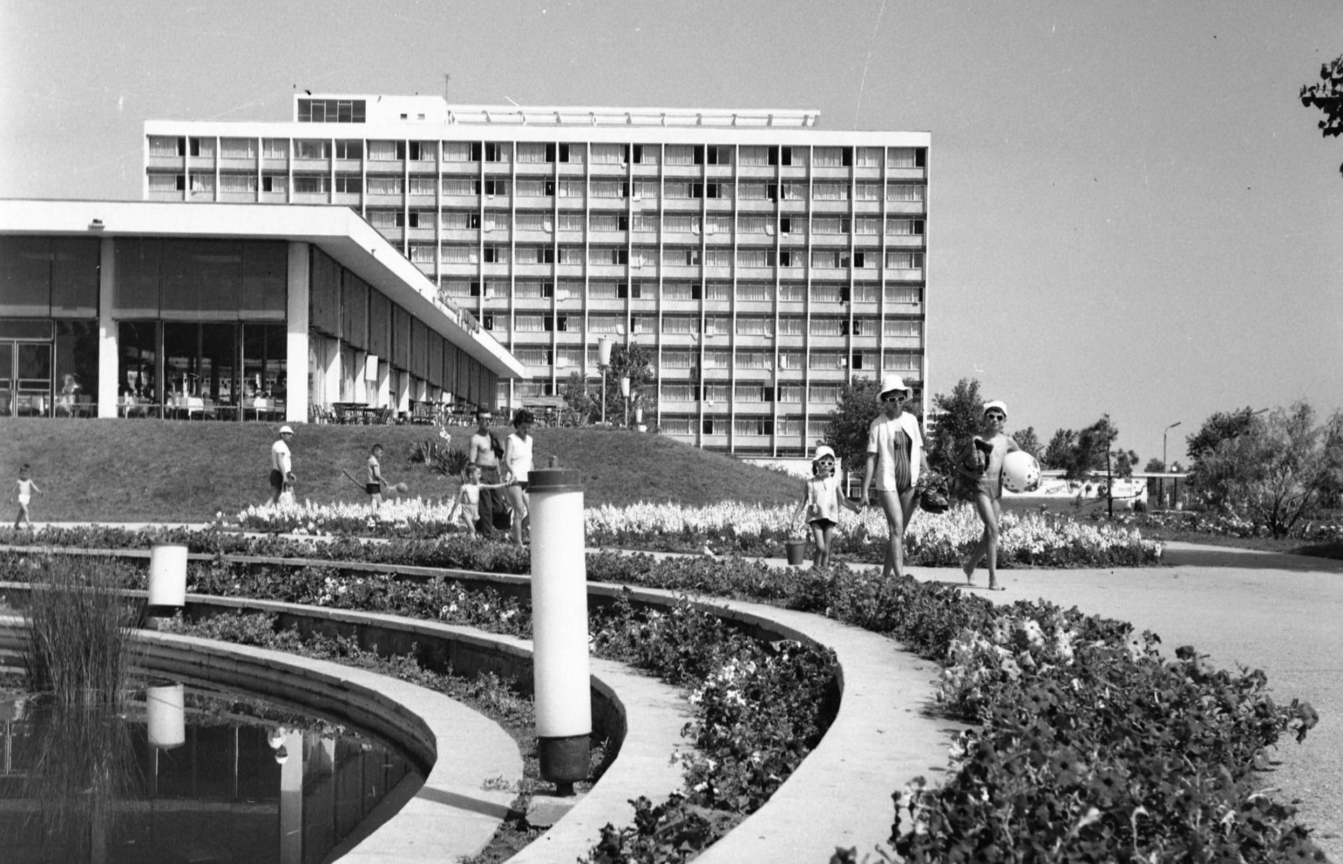 Mamaja, hotel Flora, 1968