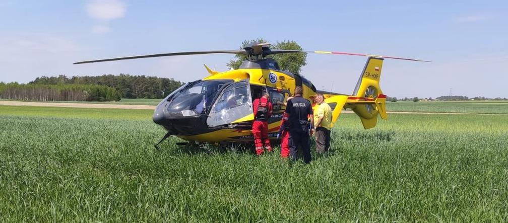 Groźny wypadek pod Łodzią. Mężczyzna przygnieciony przez quada w ciężkim stanie