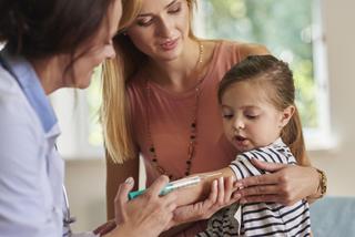 Szczepienie dziecka - na czym polega szczepienie i po co się je wykonuje?
