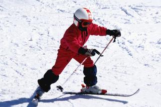Dziecko na nartach: kupujemy kask narciarski i gogle dla dziecka