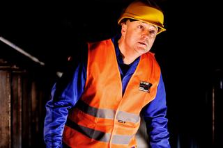 Czesław Mozil pracownikiem Kolei Dolnośląskich? Artysta śpiewa o pociągach z Dolnego Śląska