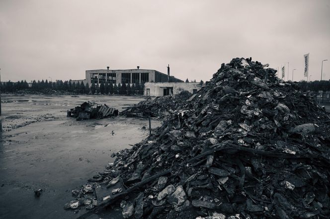 Pożar CH Marywilska 44. Śledczy zakończyli oględziny