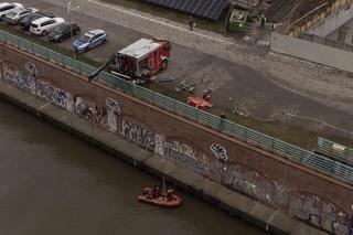 Akcja ratunkowa przy moście Sikorskiego