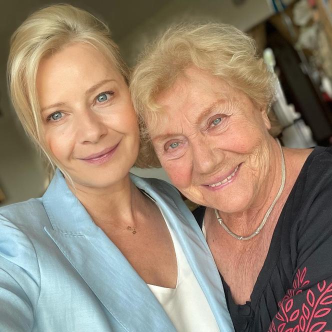 M jak miłość. Hanka (Małgorzata Kożuchowska), Barbara (Teresa Lipowska)