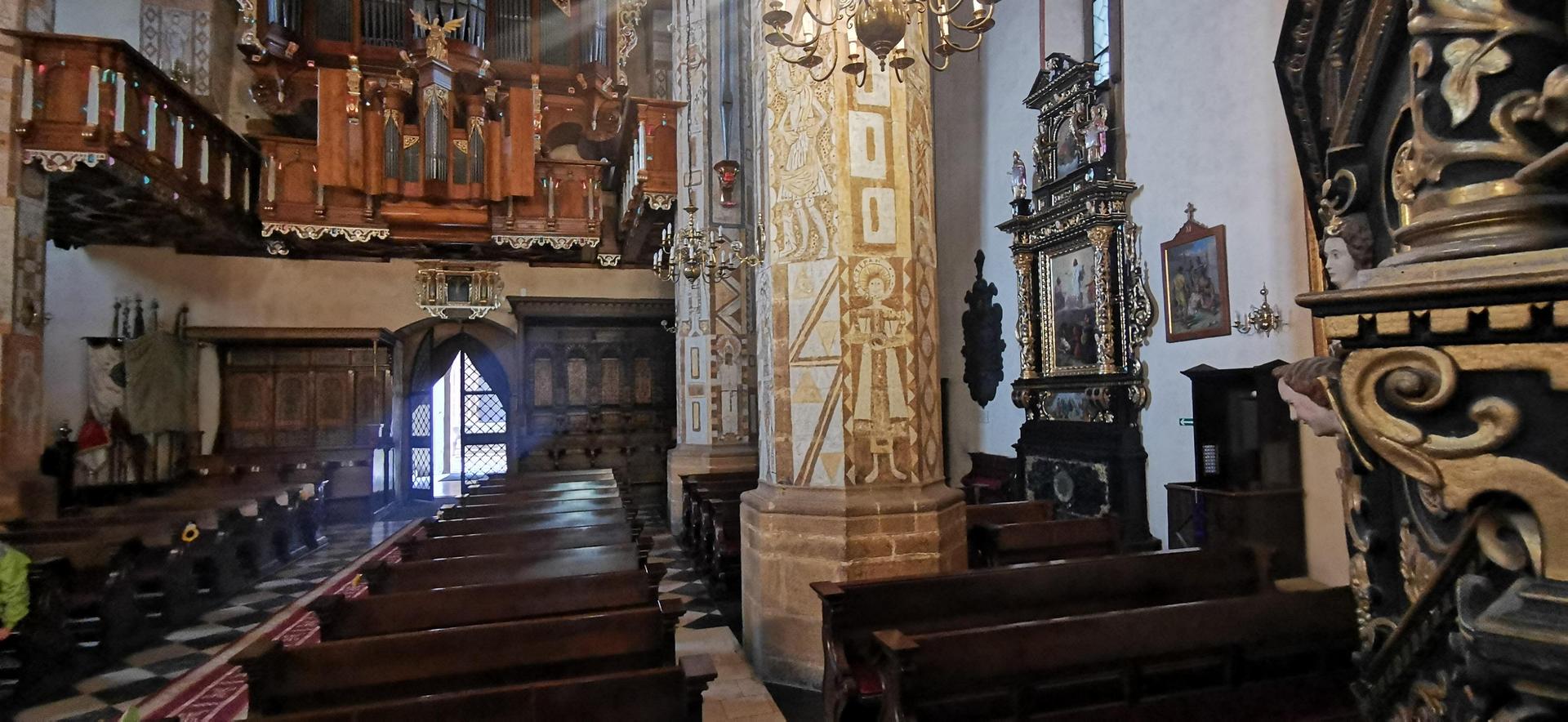 Olkusz. Polichromie w bazylice z lat 60. XX wieku