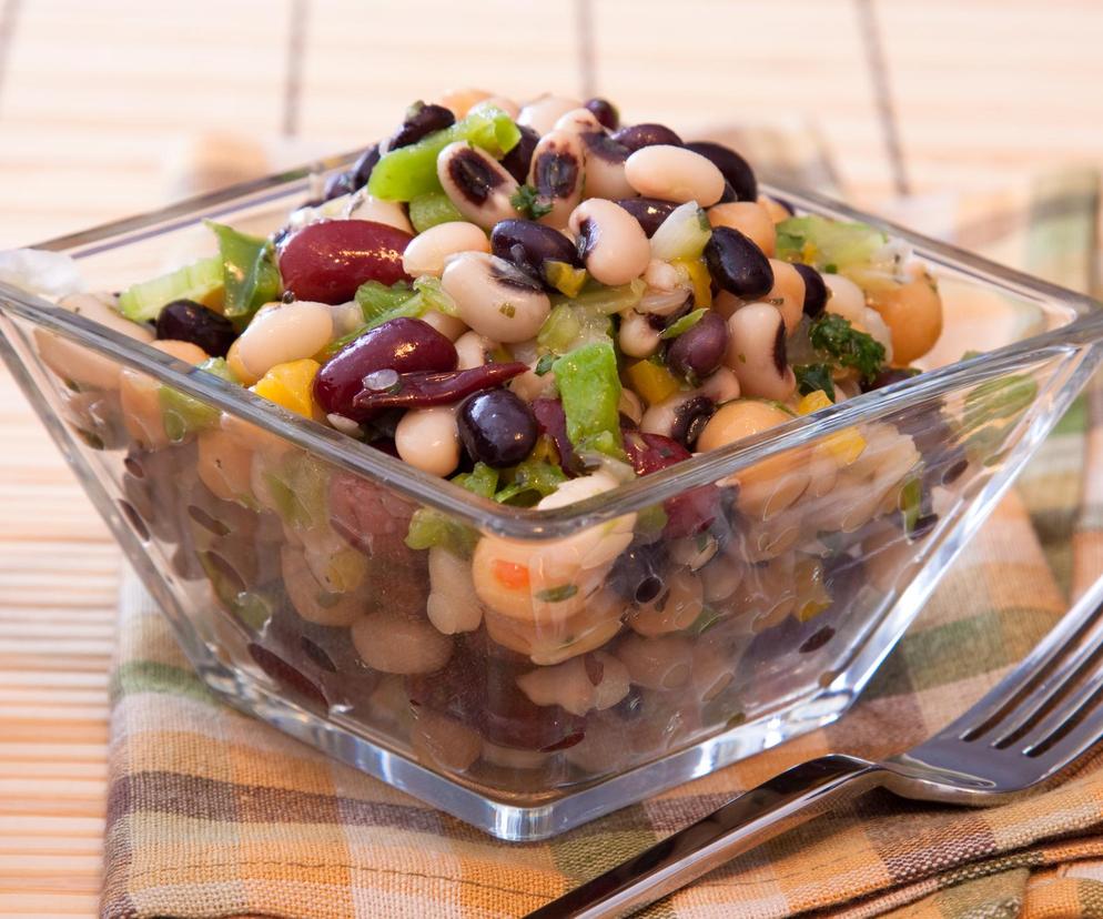 Rewolucyjna sałatka z fasolą. Pomoże schudnąć, ułatwi trawienie i doda energii