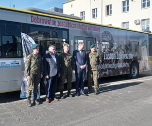 Reklamy rekrutacji do wojska na autobusach PKM Katowice