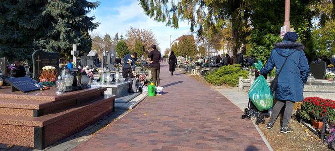 Przygotowania do Wszystkich Świętych Zamość