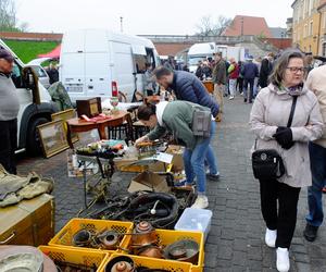 Stare, ale jare! Lubelska Giełda Staroci po raz kolejny przyciągnęła tłumy