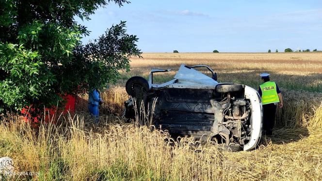 Wypadek na drodze krajowej nr 91. Śmiertelne zderzenie BMW i fiata. 50-latka nie żyje [ZDJĘCIA]