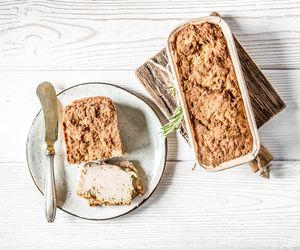 Domowy pasztet - jak go przyprawić? [WIDEO]