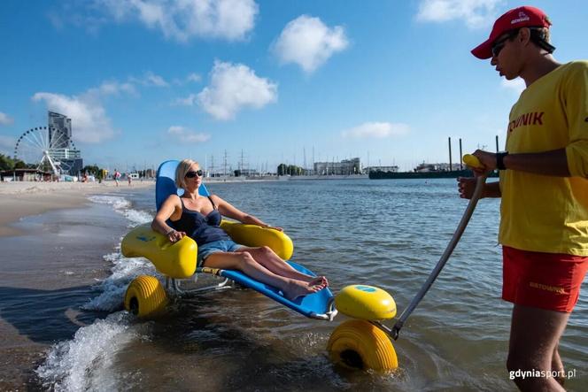 Plaża bez barier i kąpiel na wózku