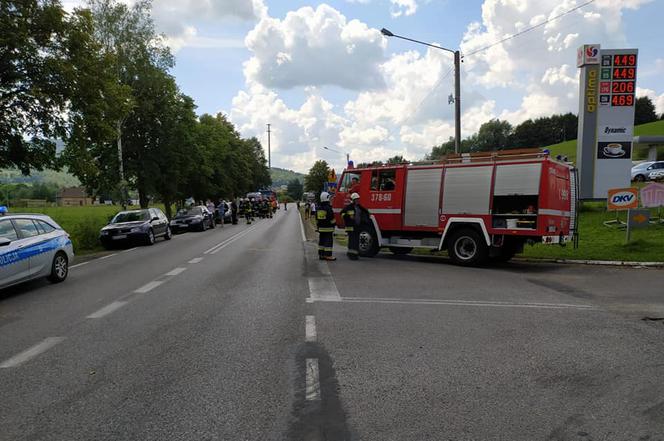 KARAMBOL w Dąbrówce Tuchowskiej. Zderzyło się pięć samochodów