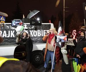 Strajk kobiet pod domem Kaczyńskiego
