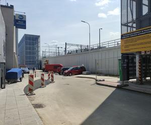 Katowice: Na Tylnej Mariackiej ruszają prace drogowe. Mieszkańcy są proszeni o usunięcie zaparkowanych aut