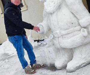 Śnieżne rzeźby DJ Larry'ego