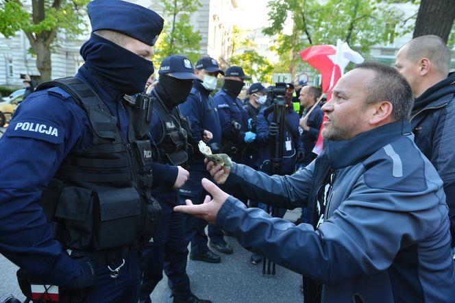 Protest przedsiębiorców pod kancelarią premiera