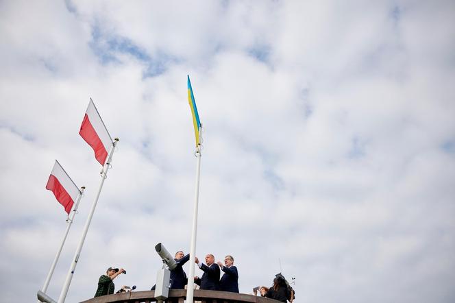 Kraków. Flaga Ukrainy wróciła na Kopiec Kościuszki. "Nie niszczy się symboli"