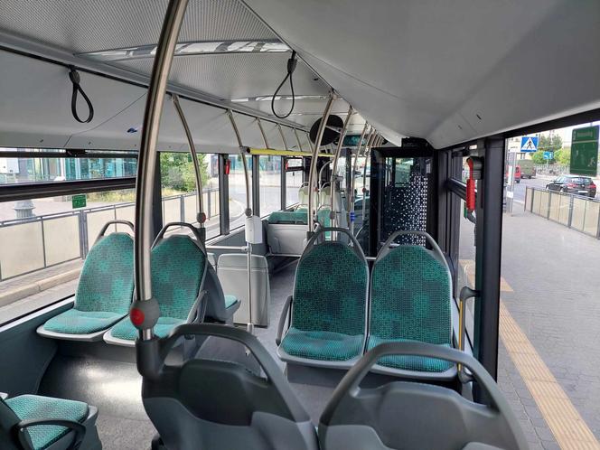 Byliśmy na przejażdżce elektrycznym autobusem po Bydgoszczy. Furorę robi jeden drobiazg 