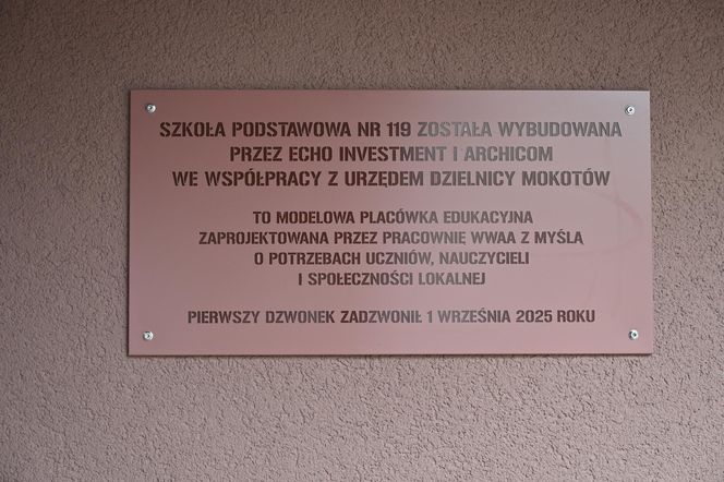 Rozpoczęcie roku w nowej szkole na Mokotowie. Zbudował ją deweloper