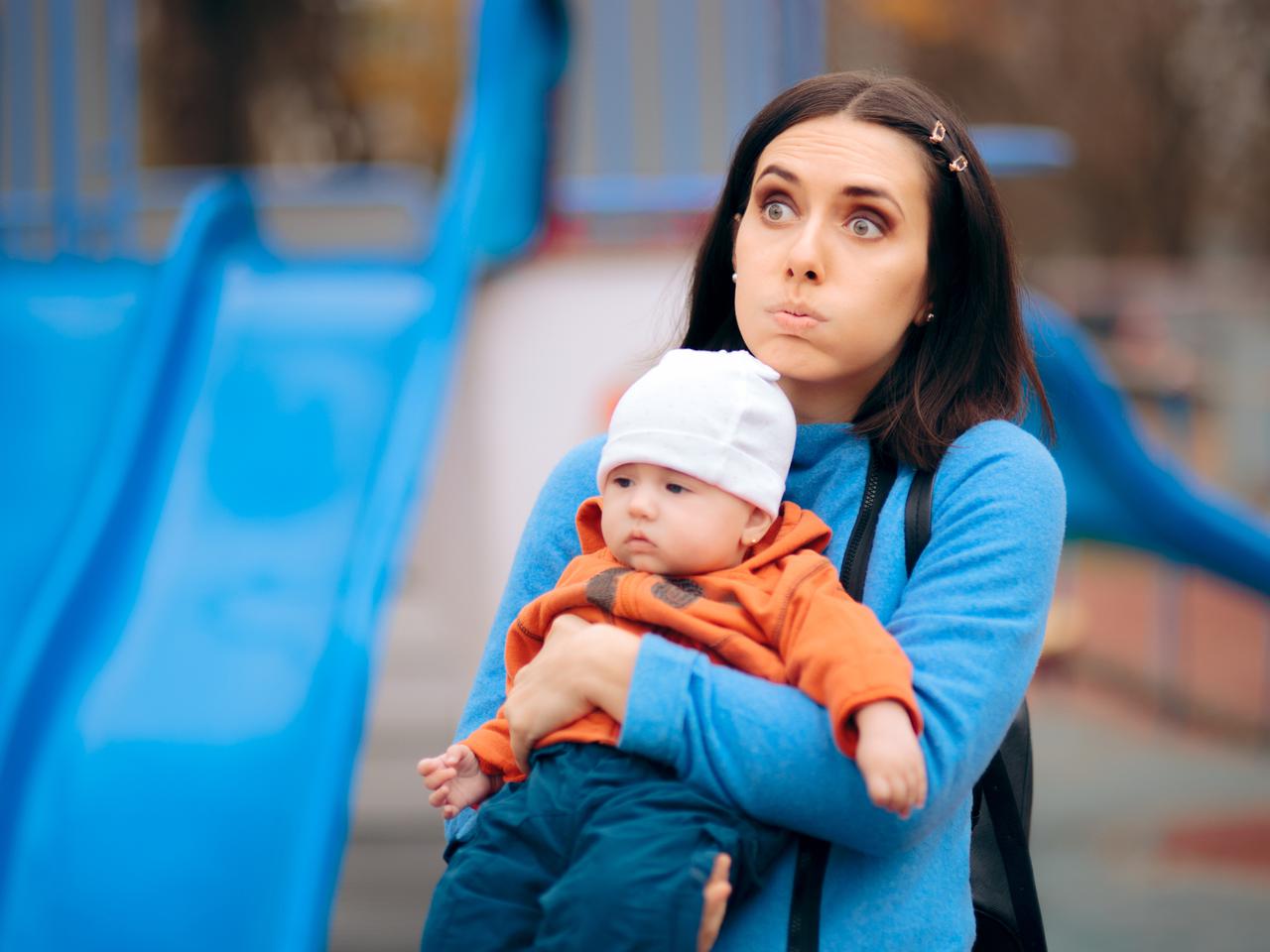 Nie pouczaj mojego dziecka na placu zabaw - czy mamy prawo ingerować w wychowanie cudzych dzieci?