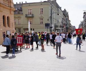 Pochód Juwenaliowy Łódzkich Uczelni. Studenci przejęli Łódź! [ZDJĘCIA]